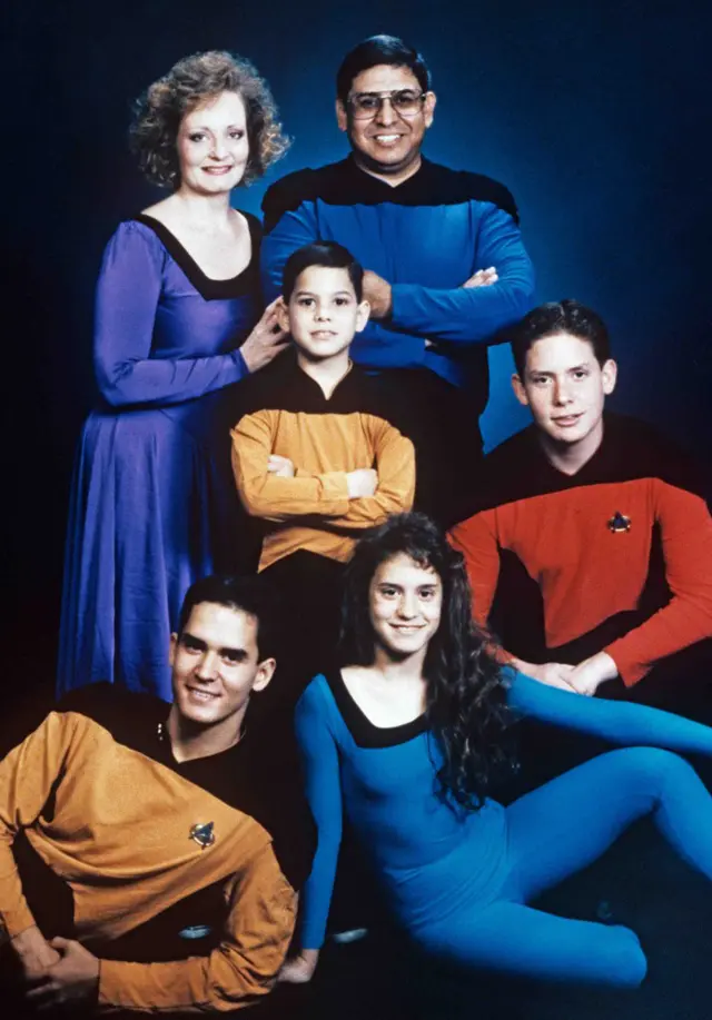 Coolest Family Photo Ever Taken (2)