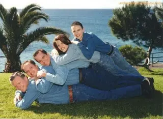 Coolest Family Photo Ever Taken (5)
