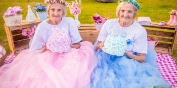 100. Yaşını Kutlayan İkizlerin Doğum Gününden Muhteşem Kareler