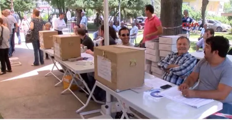 antalya_referandum_park