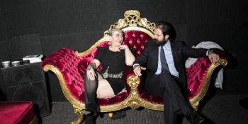 Geleneksel Kutlamalara Ters Köşe Yapan Çiftin Mutluluklarını Paylaştıkları Boşanma Partisi