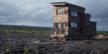 Dünyanın En Sıra Dışı Yerine, Yanardağ Kenarına Yapılan Sürdürülebilir Ev