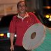 Topladığı Bahşişlerle 23 Çocuğa Kıyafet Alan Güzel Yürekli Ramazan Davulcusu