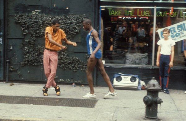 12-breakdancers-fifth-avenue-new-york