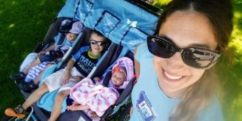 Üç Çocuğunu Taşıyarak Maraton Koşan ve Dünya Rekoru Kıran Süper Anne