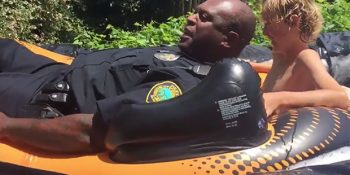 İhbar Üzerine Olay Yerine Gelip Daha Sonra Eğlenceye Katılan Çılgın Polisler