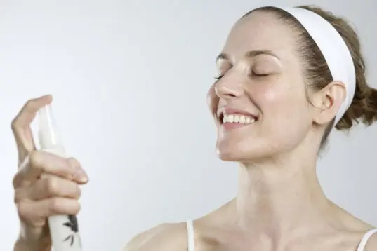 Face-spray-537x358