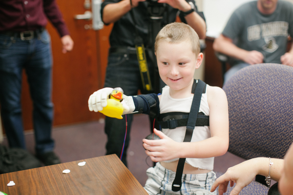 alex-pring-3D-printed-limb-from-limbitless-solutions-and-e-nable