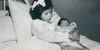 Henüz 5 Yaşında Bir Çocukken Anne Olan Lina Medina’nın Dram Dolu Hayat Hikayesi