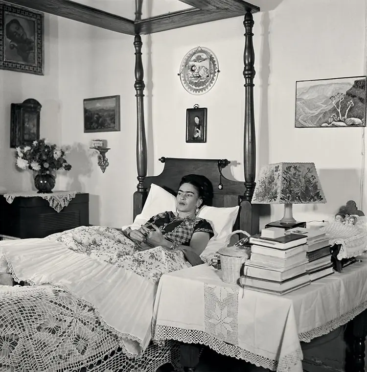 frida-kahlo-rare-photos-gisele-freund-17-595cd88c06975__880