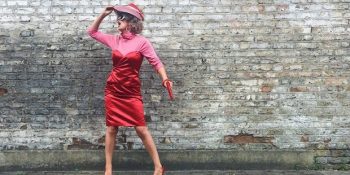 Retro Kıyafetler Giyip Havalı Fotoğraflarını 7 Yaşındaki Oğluna Çektiren Moda Bloggerı