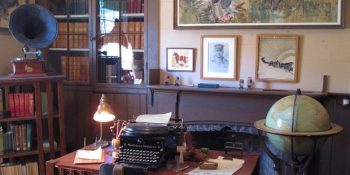 Dünyaca Ünlü Edebiyatçıların Çalışma Masaları ve Kütüphaneleri