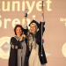 Görme Engeline Rağmen Okuduğu Bölümü Birincilikle Bitiren Başarılı Anne