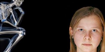 X Ray Işını Gibi İnsanların İç Organlarını Görebildiğini İddia Eden Natasha Demkina