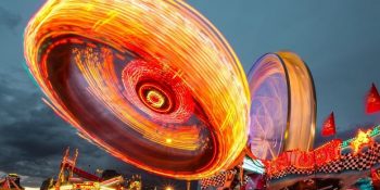 Uzun Pozlama Tekniğiyle Işık Hüzmelerini Sanata Çeviren Fotoğrafçılardan 21 Görsel