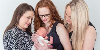 Kız Kardeşlerinin Desteğiyle Çocuk Sahibi Olan Kadın ve Duygulandıran Hikayeleri