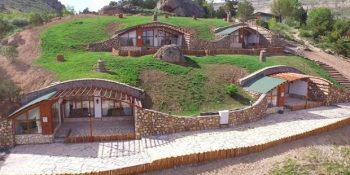 Filmlerden Esinlenilerek Ortaya Çıkan Proje; Sivas’ın Hobbit Yamaç Evleri