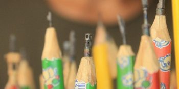 Kurşun Kalemlerin Uçlarını İşleyerek Sanat Eserine Dönüştüren Mardinli Ramazan Bala