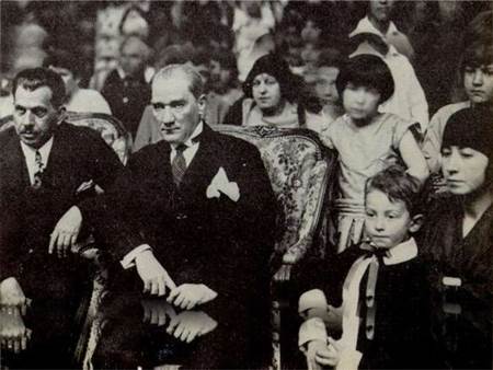 Atatürkün-öğrencileri