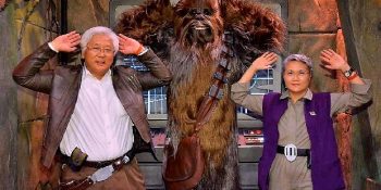 Halloween Kostümü Ararken Cosplay’i Keşfedip Ortamlarda Çılgın Atan Emekli Çift