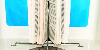 Satışa Sunulan ve Büyük İlgiyle Karşılanan Türkiye’nin İlk Kitap Yıkama Makinesi