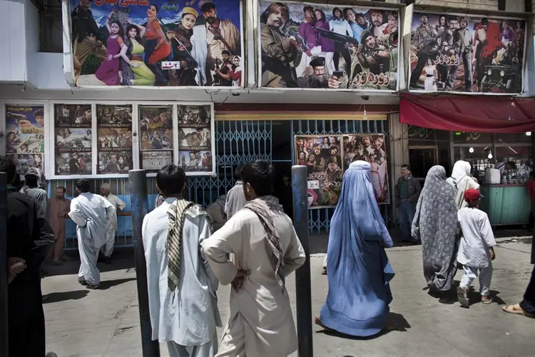 pb-111007-afghan-movies-07.photoblog900