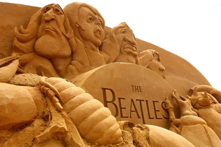 2-beatles-sand-castles