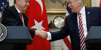 ABD’nin Türkiye Vize Başvurularını Süresiz Askıya Almasına Sosyal Medyadan 16 Tepki