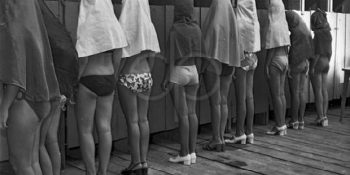 İstanbul Moda Plajı’nda Düzenlenen İlk Bacak Güzellik Yarışması