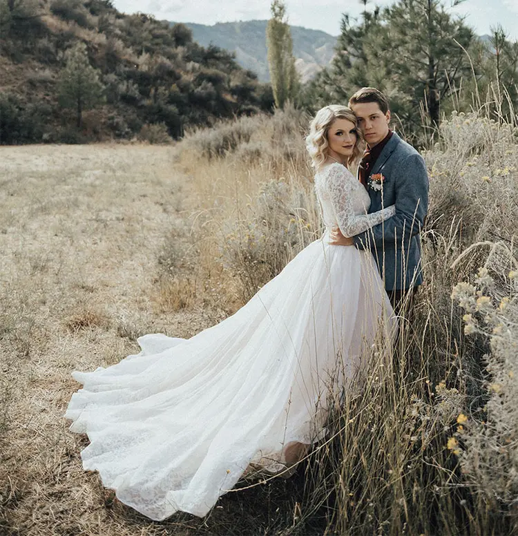 bride-wears-grandmother-old-wedding-1962-dress-penny-jensen-jordyn-cleverly-13