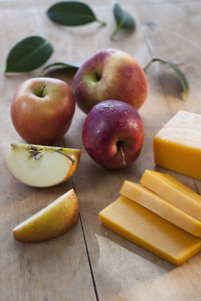 cheese-and-fruitsnacks-at-deskcrop