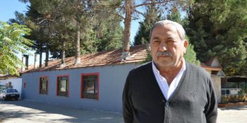 Diktiği Ağaçları Kesmek İstemeyen Restoran Sahibinin Umut Dolu Girişimi
