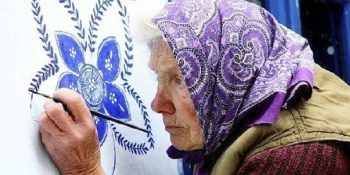 Kendisini Şehrinin Güzelliğine Adamış 90 Yaşındaki Kadının Eserlerinden 16 Harika Kare