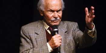 Muzaffer İzgü’nün Eserlerinden Kulağınıza Küpe Olacak 12 Altı Çizilesi Cümle