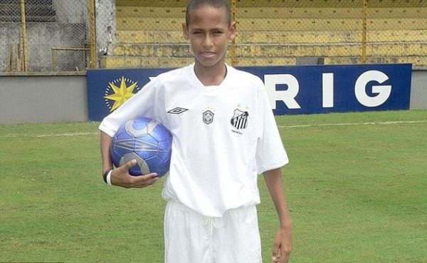 neymar-14-year-old-goal-santos-brazil-legends-1447410516-800