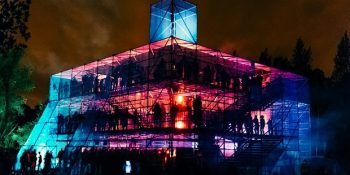 Savaşarak Değil Dans Ederek Sahip Olacağınız Kale: Spaces & Places