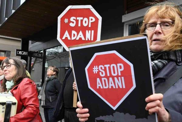 stop-adani-protesto