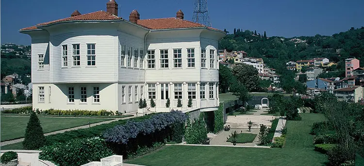 11. İzzetabad Kasrı