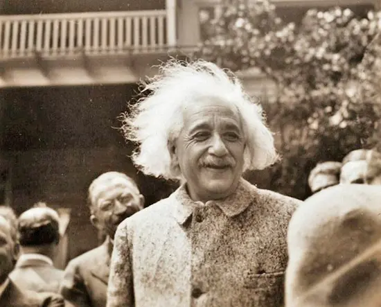albert_einstein_1945