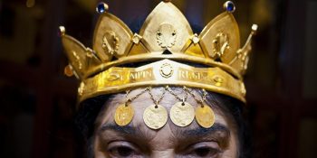 Romanyalı Cadıların Şatafatlı Hayatlarını Fotoğraflayan Sanatçı Lucia Sekerková