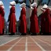 Korkutucu Distopik Bir Dünyanın Anlatıldığı The Handmaid’s Tale ve Karakter İncelemesi