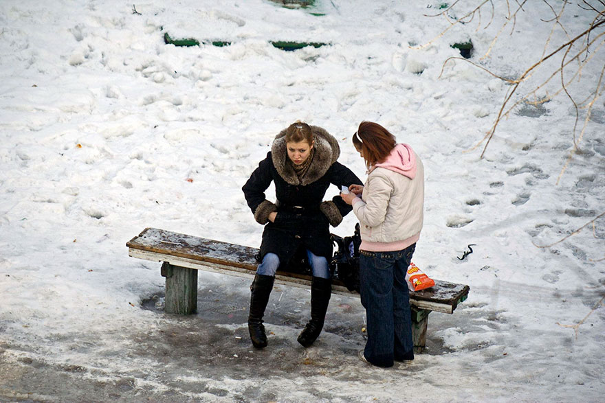 life-on-park-bench-photo-series-kiev-ukraine-yevhen-kotenko-17-5a6add9a7c163__880