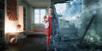 Ailesini Model Olarak Kullanan Manipülasyon Sanatçısından 27 Çılgın Çalışma