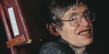 Her Şeyin Teorisyeni Stephen Hawking’in Tüm Zorluklara Göğüs Gerdiği İlham Verici Hayat Hikayesi