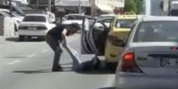 İstanbul’da Kadın Yolcuyu Bacağından Tutarak Dışarıya Atan Taksici