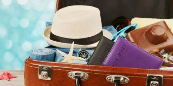 Yaz Aylarında Tatile Giderken Yanınıza Alınacak 9 Şey