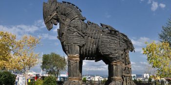 Çanakkale’deki Truva Atı Heykeli’nin Filmlere Konu Olmuş Efsanevi Hikâyesi
