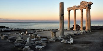 Tarihle İç İçe Yaşayan Büyüleyici Bir Atmosfere Sahip Side Hakkında 14 Bilgi