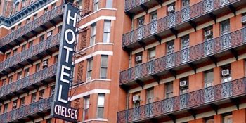Tarihi Yapı Hotel Chelsea’nin Ağırladığı Efsanevi Sanatçılar ve Unutulmaz Anıları