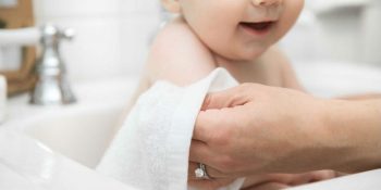 Bebeklerde Cilt Bakımı Nasıl Olmalı?  Dikkat Edilmesi Gereken 10 Konu